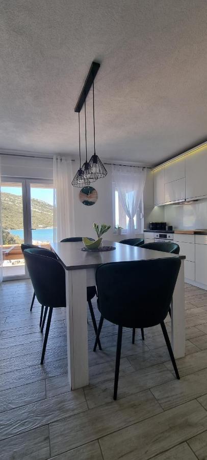Private Villa By The Sea Žuljana Екстериор снимка