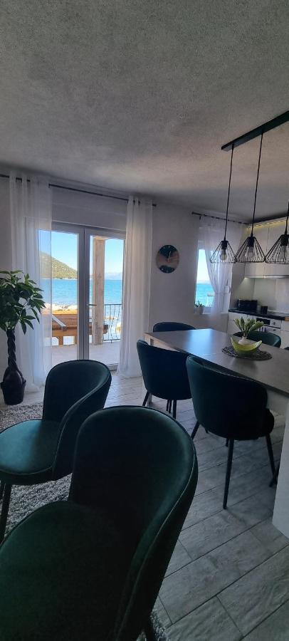 Private Villa By The Sea Žuljana Екстериор снимка